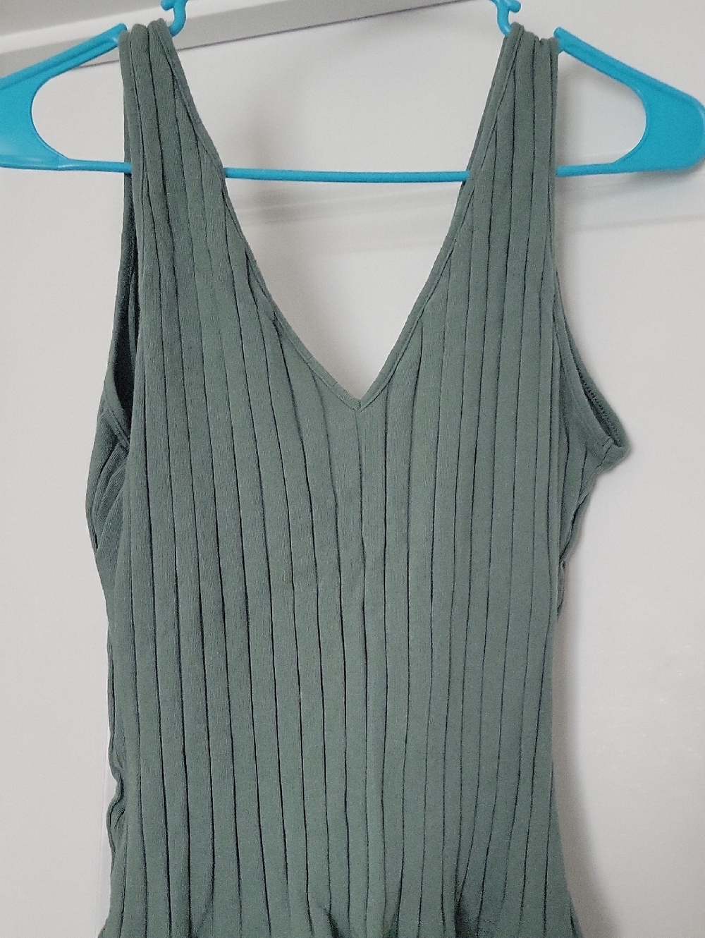 SHEIN Ribbed V-Neck Crop Tank Top - Sage